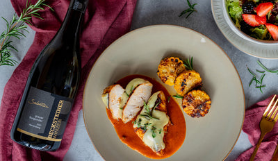 Hühnerbrust vom Grill mit Pfirsich-BBQ-Sauce und fruchtigem Salat