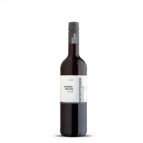 Schwarzriesling aus Tauberfranken trocken ausgebaut. Dadurch ein eleganter und aromatischer Rotwein aus dem nördlichen Baden